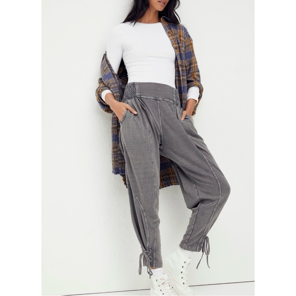• Free People • Casual Gray Billie Pants